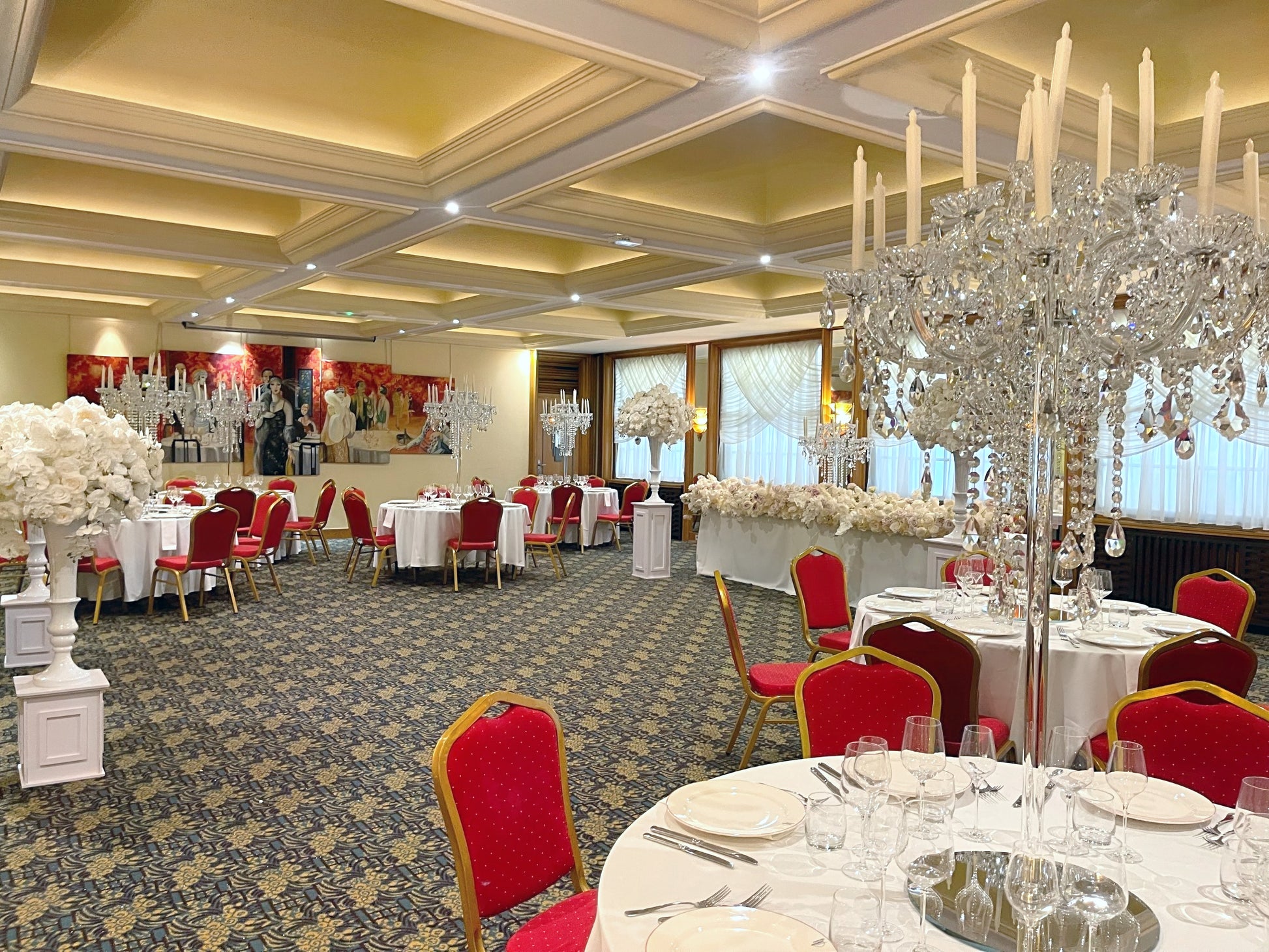 Salle des Ambassadeurs décorée pour une réception de mariage à l’Hôtel du Parc à Mulhouse